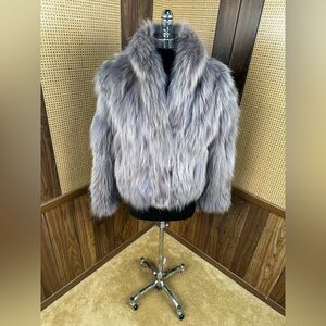 Elegant Women’s Coyote Fur Coat - Grey